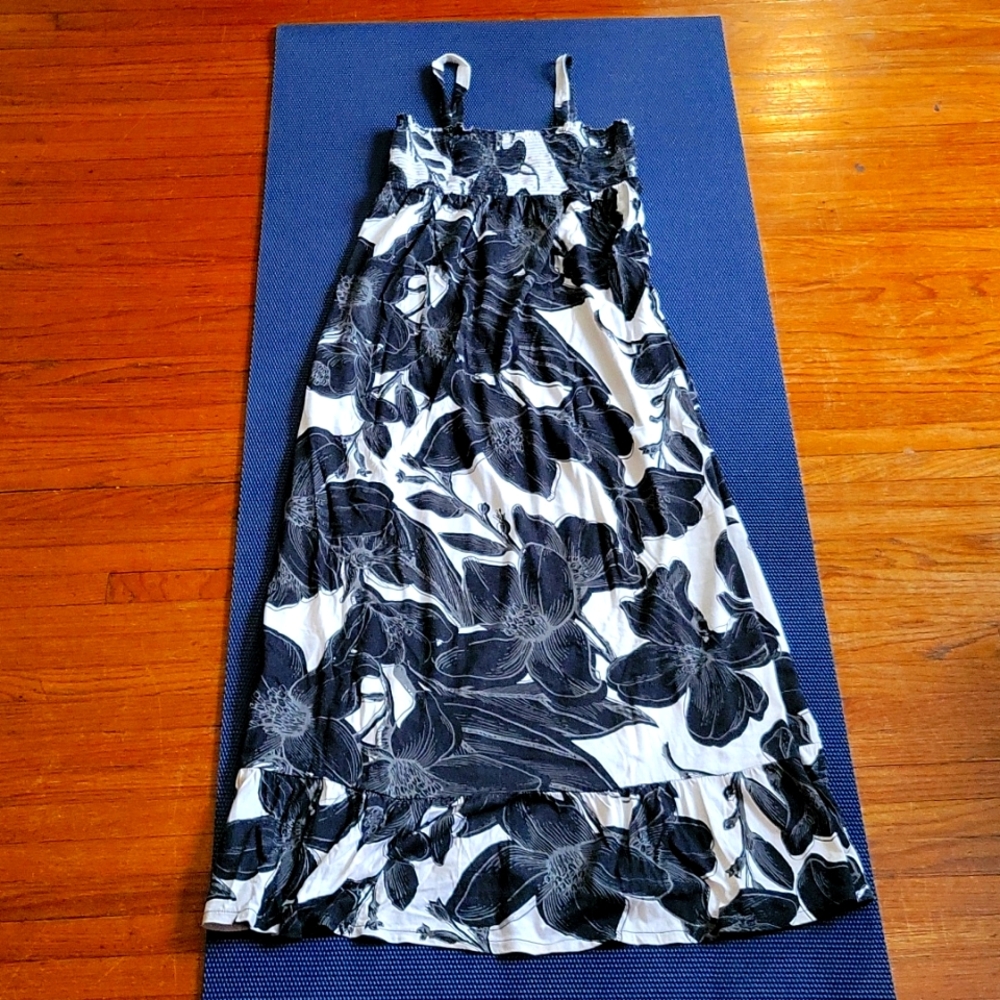 Old Navy Maternity Smocked Black & White Maxi Dress - Size XS